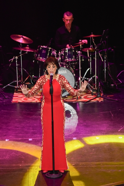 Linda de Suza au Casino Du Liban